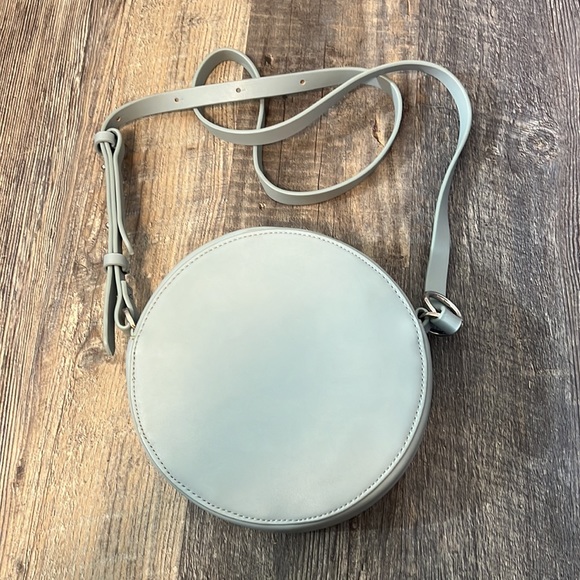 Blue hand bag by Estella Bartlett. - Picture 2 of 4